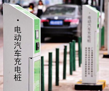 人民网：充电桩少、充电时间长 换电式出租车前景如何